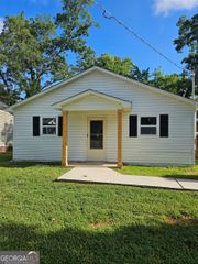 325 W Quilly Street, Griffin, GA 30223