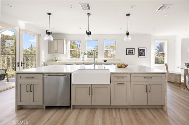 608 Baldwin Court, Sierra Madre, CA 91024
