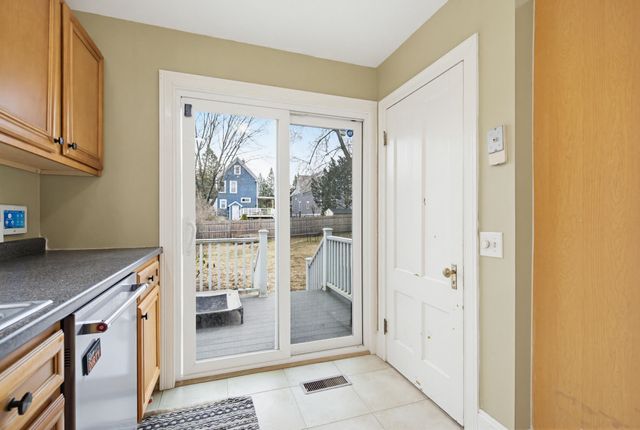 935 Union Street, Manchester, NH 03104