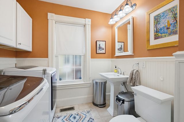 935 Union Street, Manchester, NH 03104