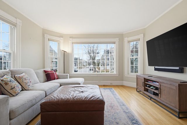 935 Union Street, Manchester, NH 03104