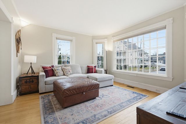 935 Union Street, Manchester, NH 03104