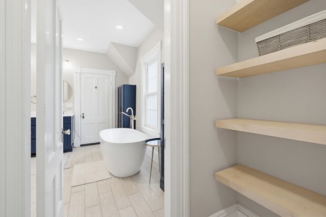 935 Union Street, Manchester, NH 03104