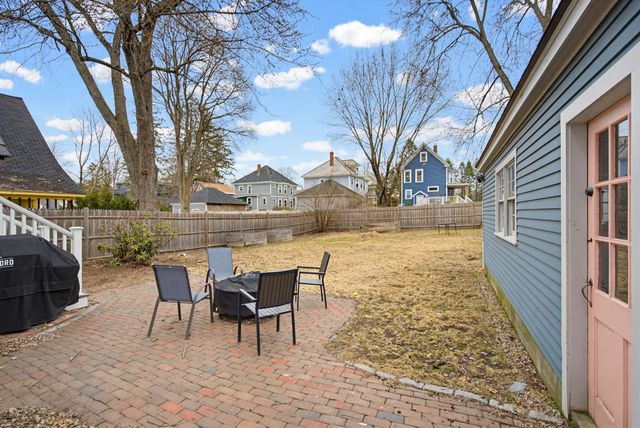 935 Union Street, Manchester, NH 03104