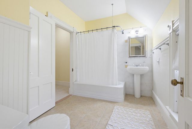 935 Union Street, Manchester, NH 03104