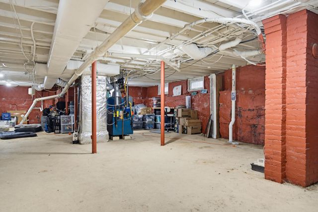 935 Union Street, Manchester, NH 03104