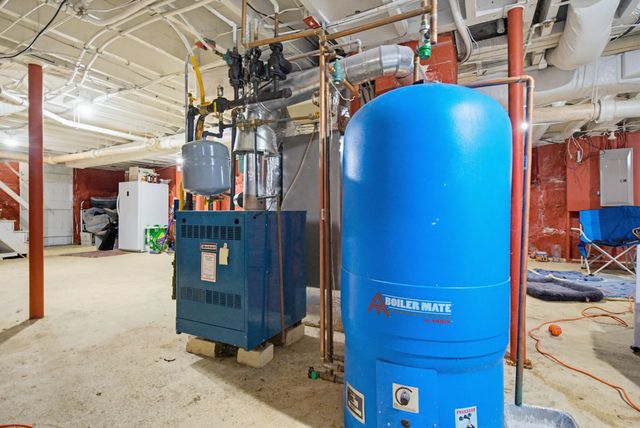 935 Union Street, Manchester, NH 03104