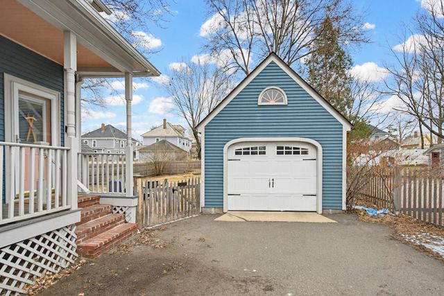 935 Union Street, Manchester, NH 03104