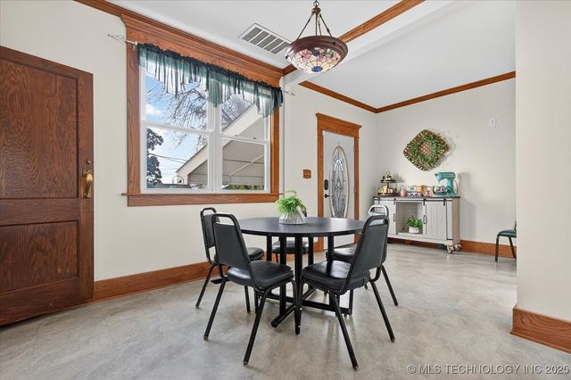 321 W Cherokee Avenue, Nowata, OK 74048