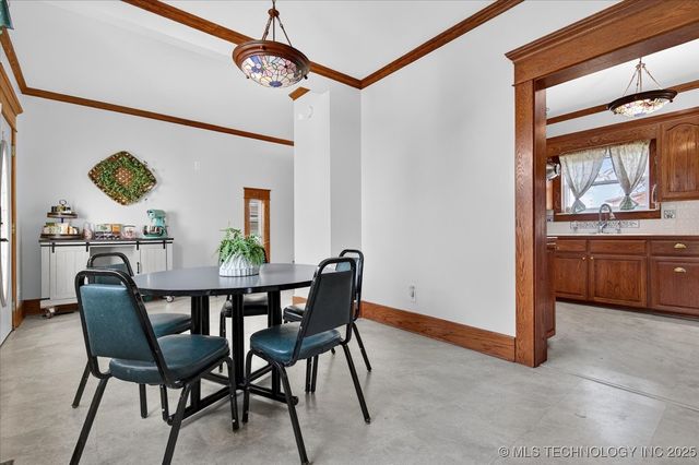 321 W Cherokee Avenue, Nowata, OK 74048