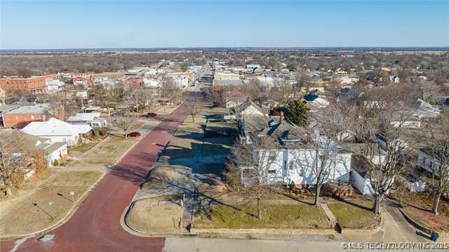 321 W Cherokee Avenue, Nowata, OK 74048