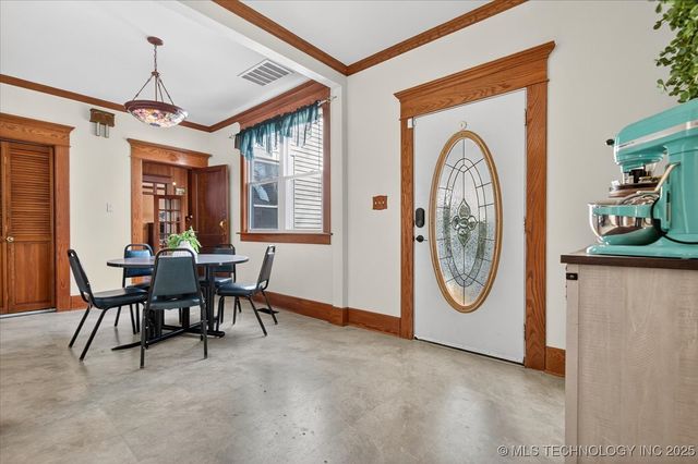 321 W Cherokee Avenue, Nowata, OK 74048