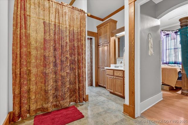 321 W Cherokee Avenue, Nowata, OK 74048