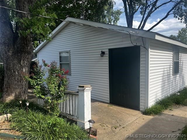 321 W Cherokee Avenue, Nowata, OK 74048