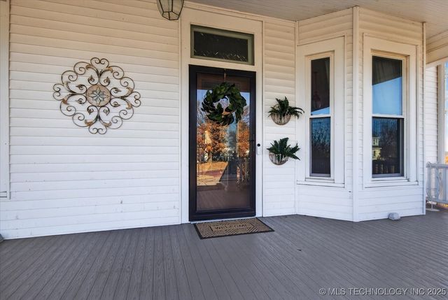 321 W Cherokee Avenue, Nowata, OK 74048