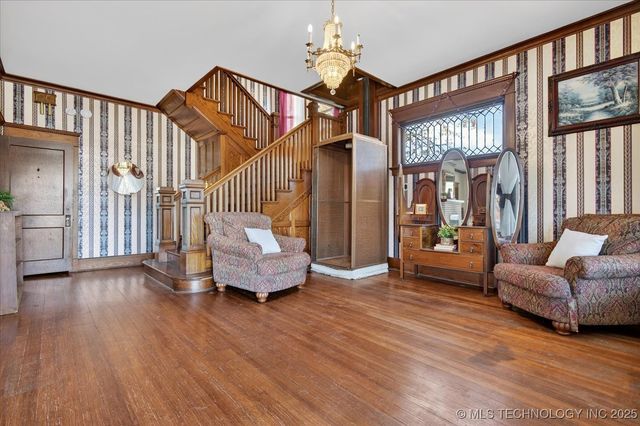 321 W Cherokee Avenue, Nowata, OK 74048