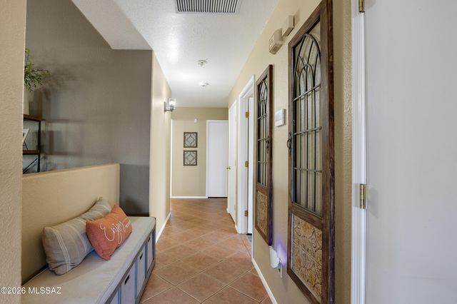 8901 N Palm Brook Drive, Tucson, AZ 85743