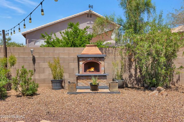 8901 N Palm Brook Drive, Tucson, AZ 85743
