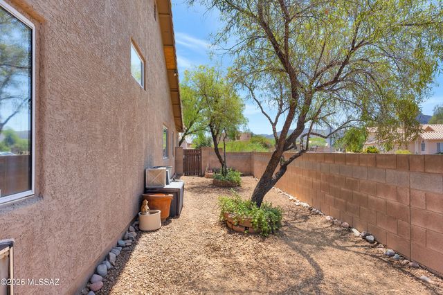 8901 N Palm Brook Drive, Tucson, AZ 85743