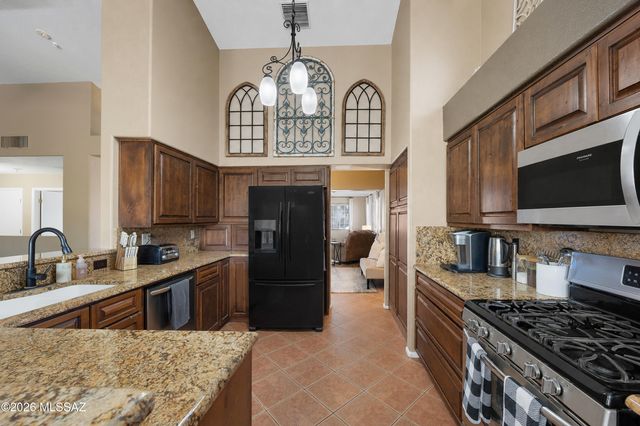 8901 N Palm Brook Drive, Tucson, AZ 85743
