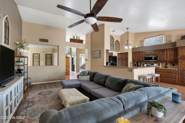 8901 N Palm Brook Drive, Tucson, AZ 85743