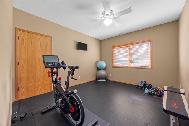 5067 Sutliff Road NE, Solon, IA 52333