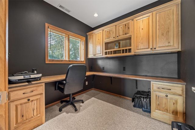 5067 Sutliff Road NE, Solon, IA 52333