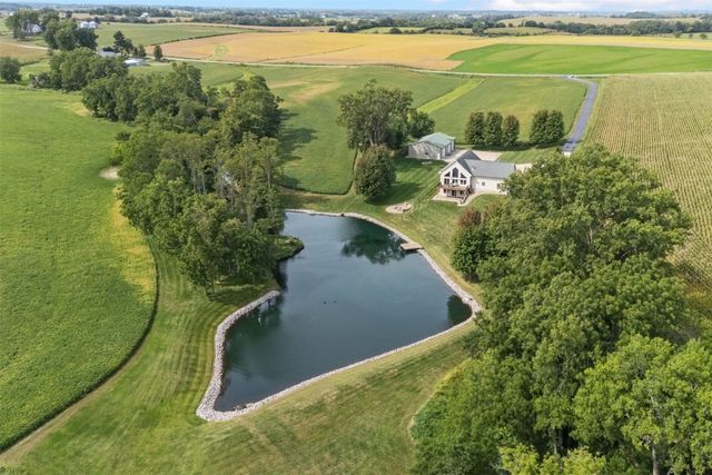 5067 Sutliff Road NE, Solon, IA 52333