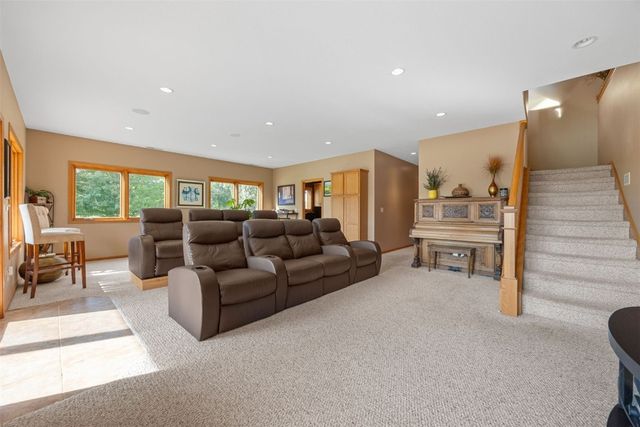 5067 Sutliff Road NE, Solon, IA 52333