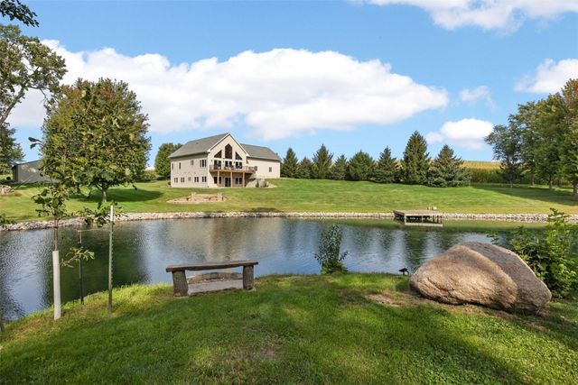 5067 Sutliff Road NE, Solon, IA 52333