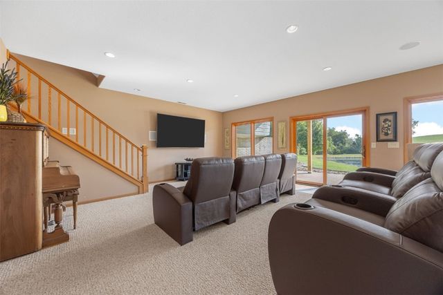 5067 Sutliff Road NE, Solon, IA 52333