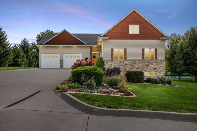 5067 Sutliff Road NE, Solon, IA 52333