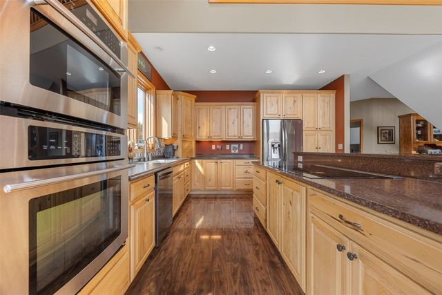 5067 Sutliff Road NE, Solon, IA 52333