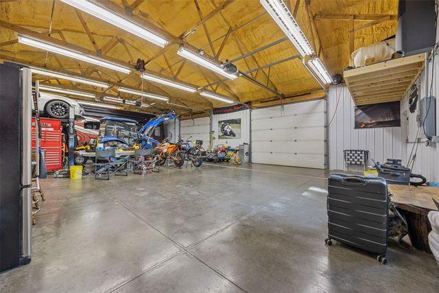 5067 Sutliff Road NE, Solon, IA 52333