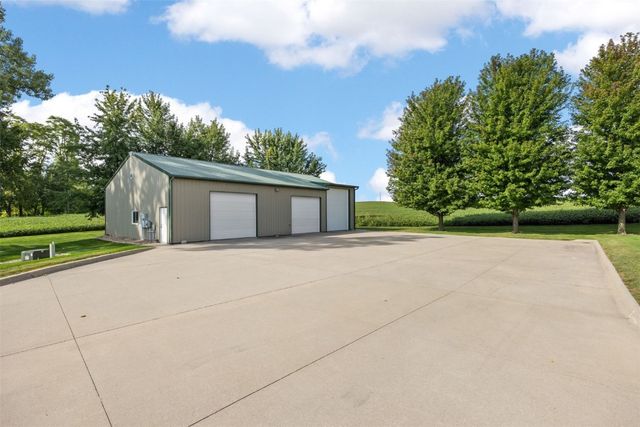 5067 Sutliff Road NE, Solon, IA 52333