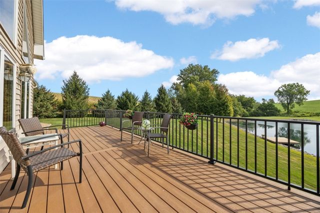 5067 Sutliff Road NE, Solon, IA 52333