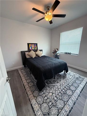 1021 10th AVE NE, Naples, FL 34120