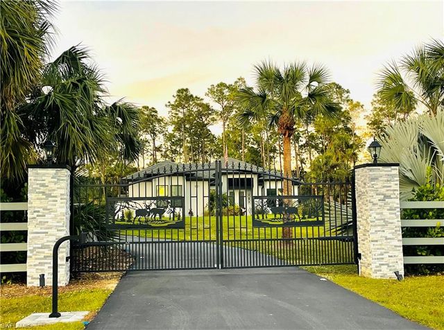 1021 10th AVE NE, Naples, FL 34120