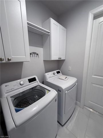 1021 10th AVE NE, Naples, FL 34120