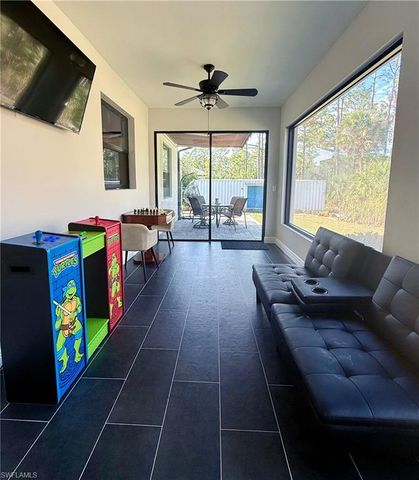 1021 10th AVE NE, Naples, FL 34120