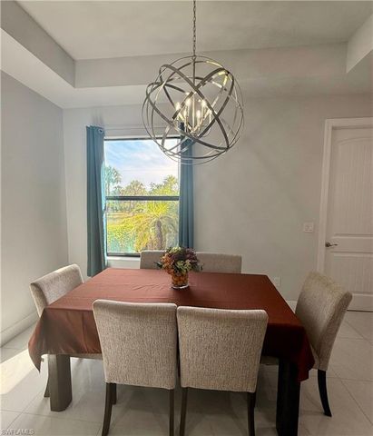 1021 10th AVE NE, Naples, FL 34120