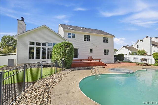 5559 Via Marina, Clarence, NY 14221