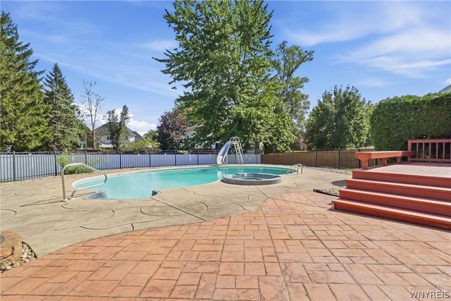 5559 Via Marina, Clarence, NY 14221