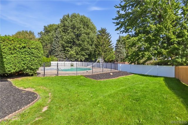 5559 Via Marina, Clarence, NY 14221