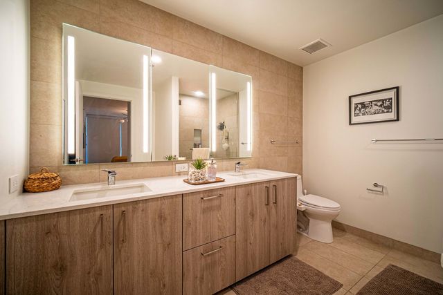 211 N Harbor Drive 603, Chicago, IL 60601