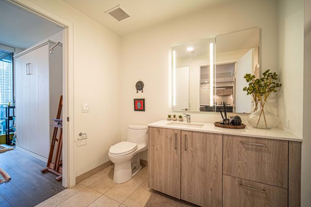 211 N Harbor Drive 603, Chicago, IL 60601