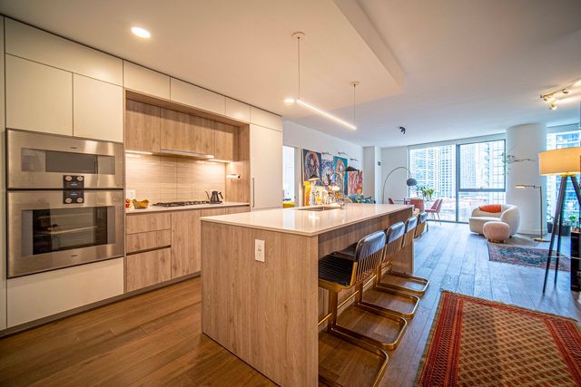 211 N Harbor Drive 603, Chicago, IL 60601