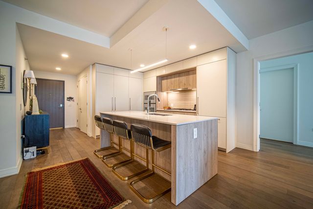 211 N Harbor Drive 603, Chicago, IL 60601