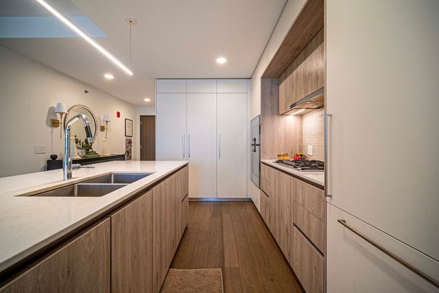 211 N Harbor Drive 603, Chicago, IL 60601