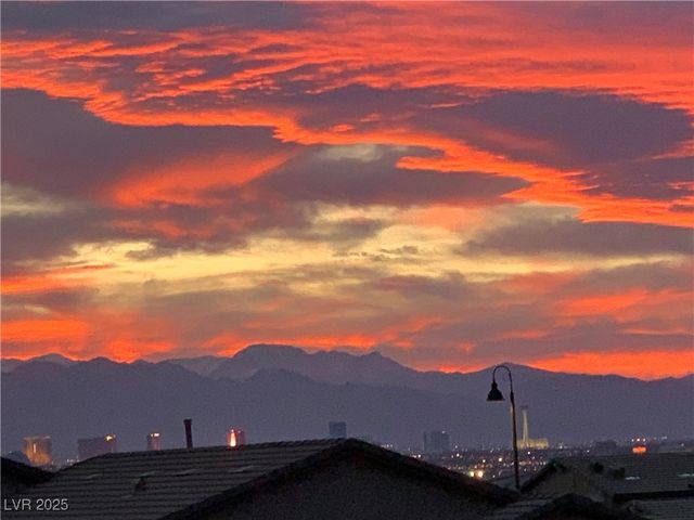 738 Purple Knoll Walk, Henderson, NV 89011